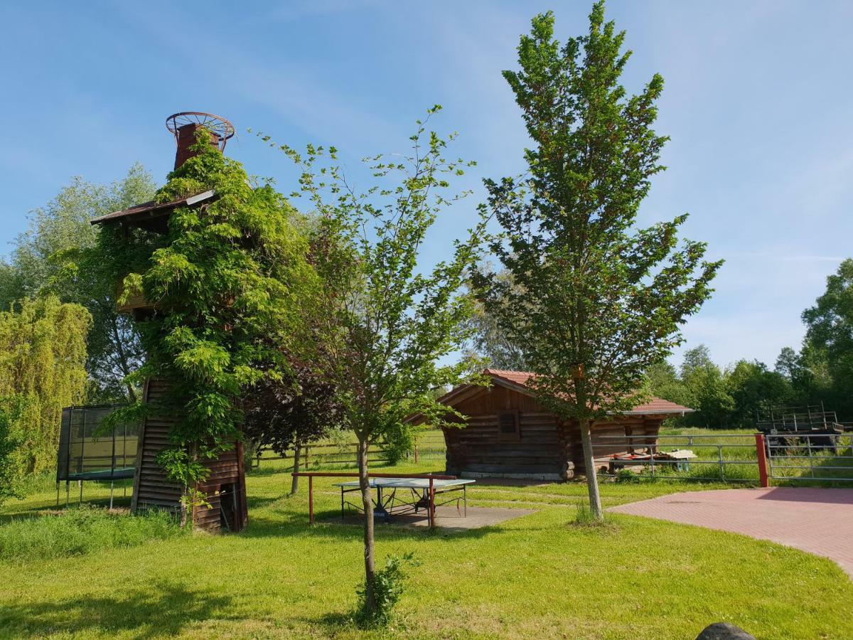 Landhof-Erkner Villa ภายนอก รูปภาพ